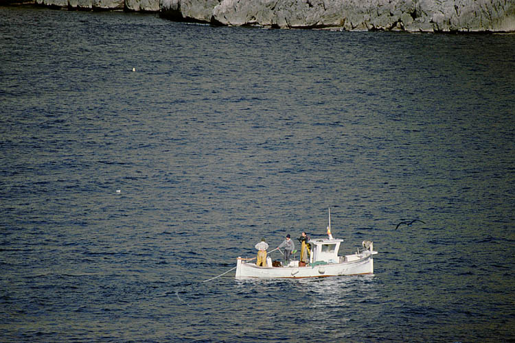 Fishing boat at Sa Calobra - click to go to next image