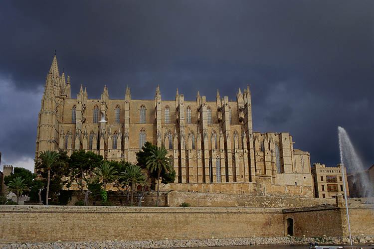 La Seu - cathedral of Palma de Mallorca - click to go to next image