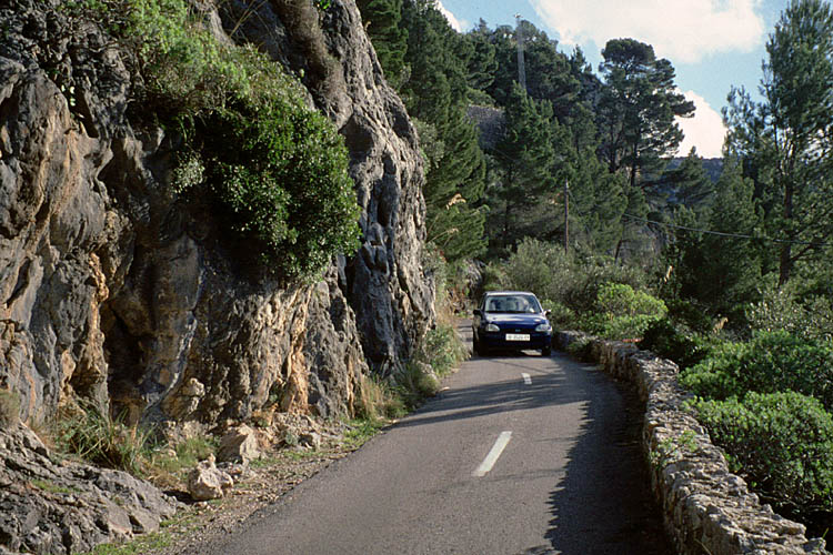 on the road to Port de Valldemossa - click to go to next image