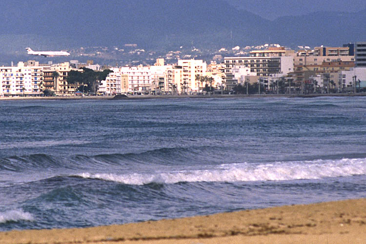 Jetplane approaching Aerport de Son Sant Joan - Platja de Palma - click to go to next image