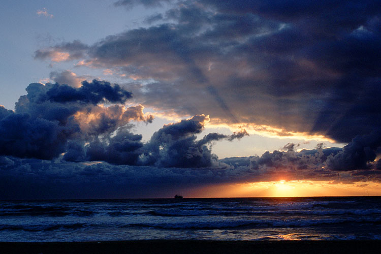 Sunset at Platja de Palma - click to go to next image