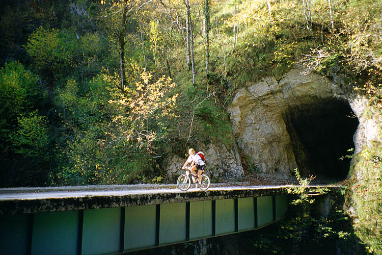 through tunnels and over bridges - at the edge of  Nationalpark Kalkalpen - click to go to next image